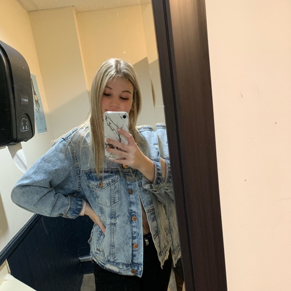 Meet your Posher, Kelsey - Picture 1 of 1